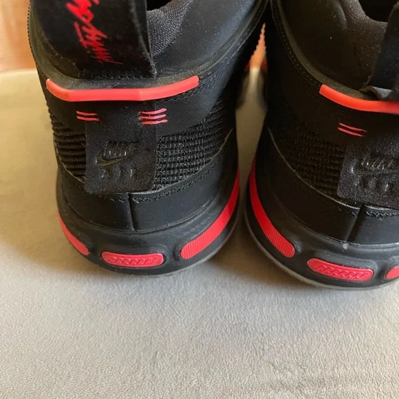 Nike Jordan Air Black and Red Sneakers Chunky Silhouette Size12 - Picture 6 of 13